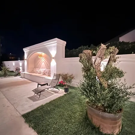 Bed and Breakfast Villa Gyos