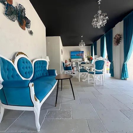 Villa Gyos *